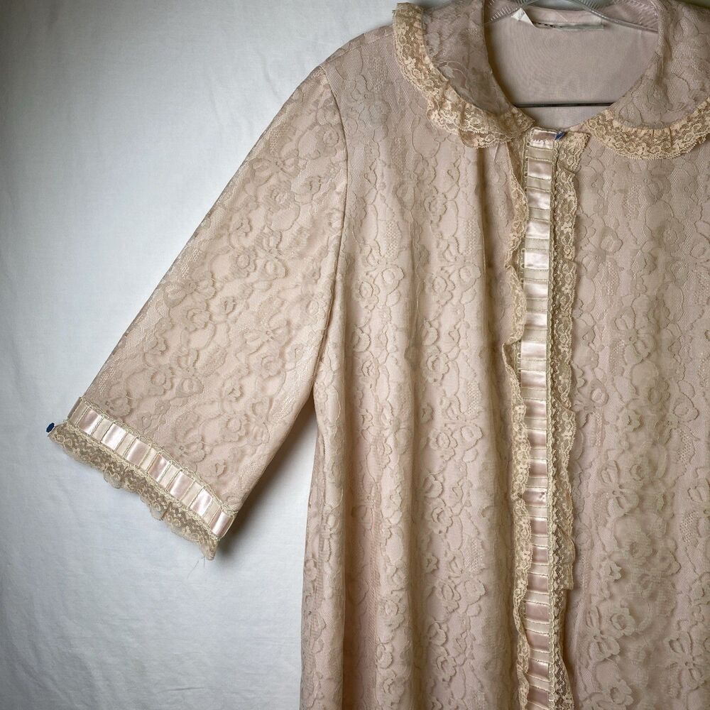 Vintage 1960s Womens Long Lace Robe Romantic Beige Pink (See Measurements) - Picture 4 of 16